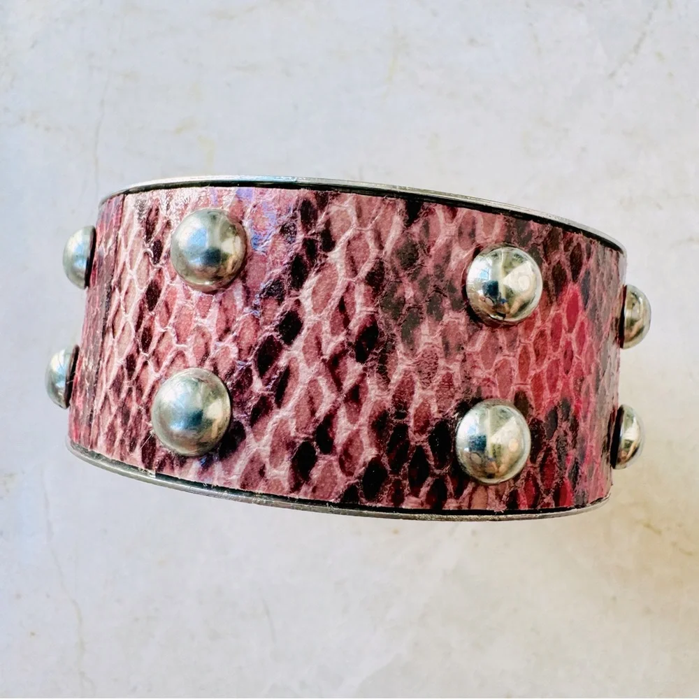 Cuff Bracelet bundle - Picture 2 of 16
